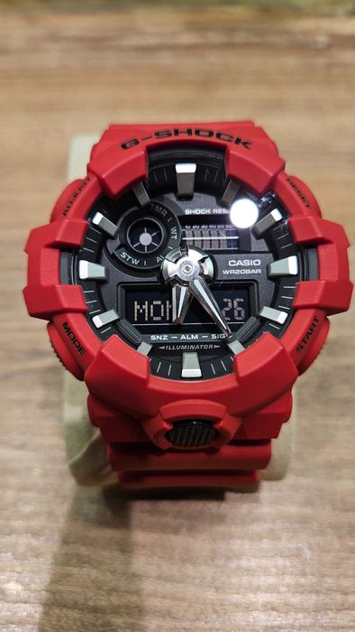 Casio G-Shock Czerwony GA-700-4AER idealny!
