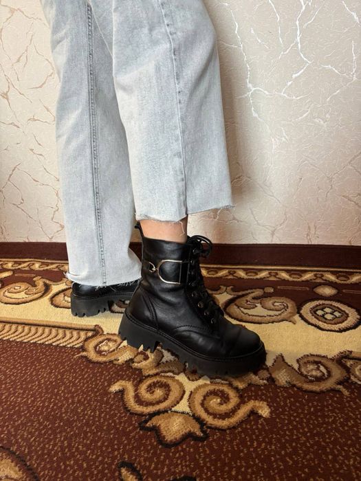 Жіночі шкіряні ботинки, 38-39розмір, устілка 24 см