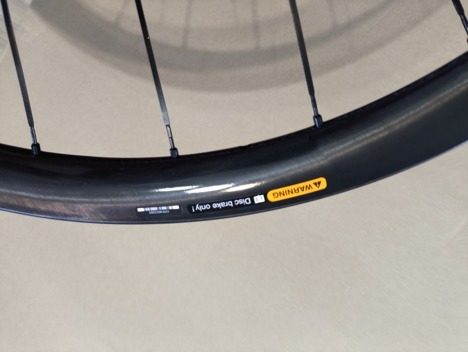 Komplet kół Shimano Carbon szytka WHRX31C35Q R-ID