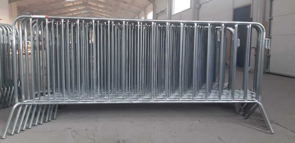 Barierka zaporowa koncertowa eventowa 2,5 x 1,1m – stal ocynkowana, zabezpieczenie imprezy