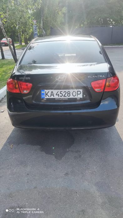 Автомобіль Hyundai Elantra