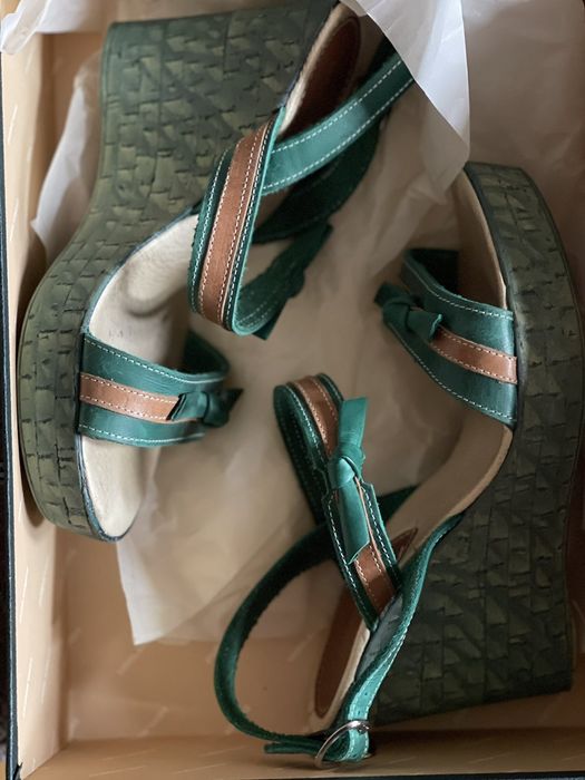 Босоножки женские