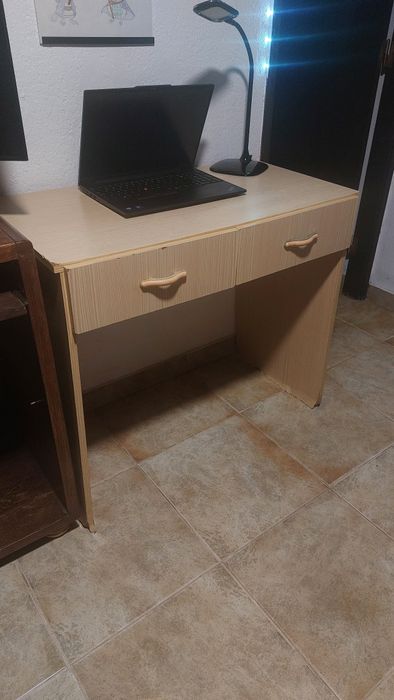 Secretária madeira de pinho com duas gavetas