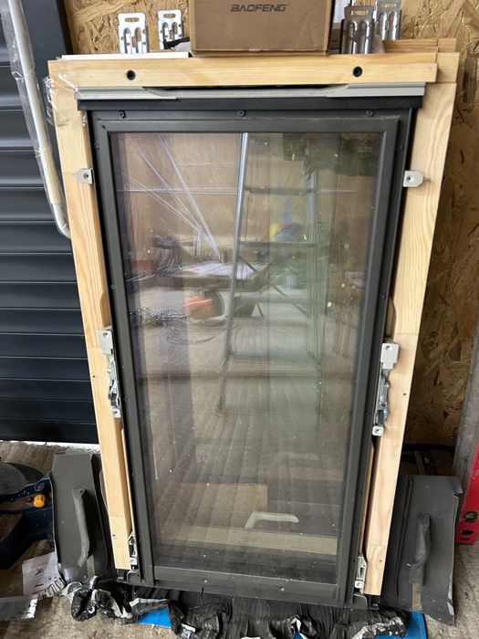 Вікна мансардні нові