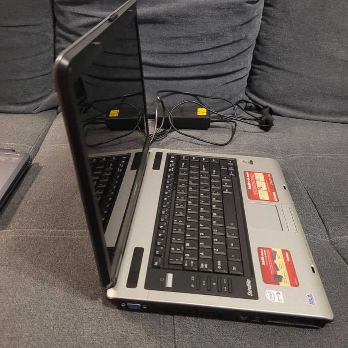 Laptop sprawny  Toshiba Satelite 15.4