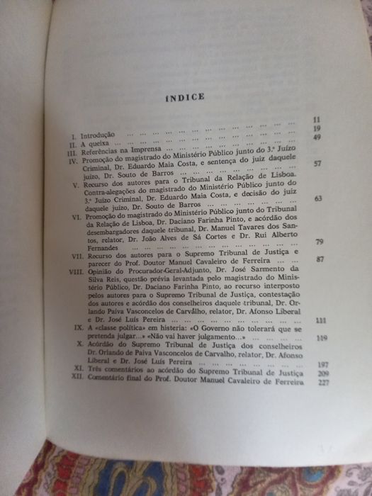 Os Descolonizadores e o Crime de Traição à Pátria