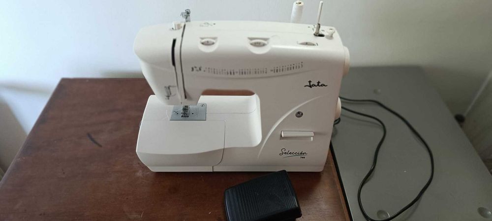 Máquina de Costura Jata Selección MC744 – Como Nova