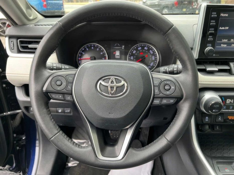 Toyota RAV4      2020