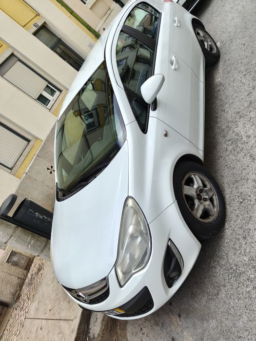 Opel Corsa 2012 Diesel em excelente estado.
