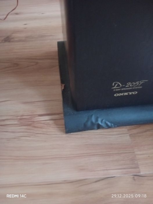 Kolumny podłogowe Onkyo D-205f