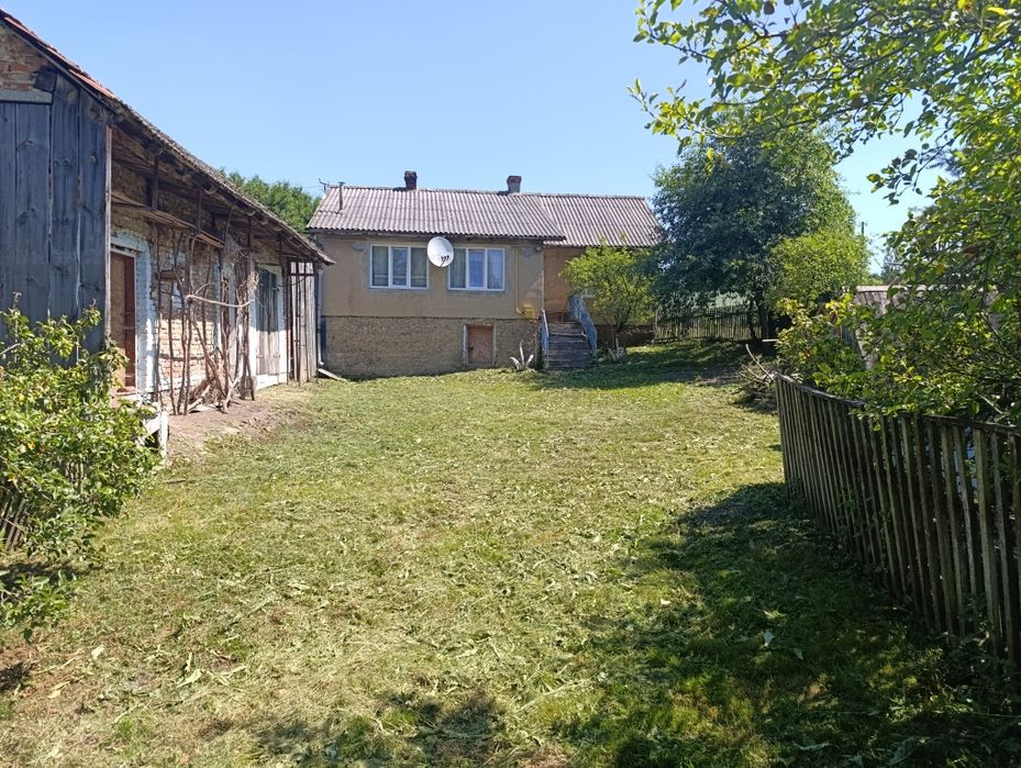 Продам Будинок  в  селі Санники