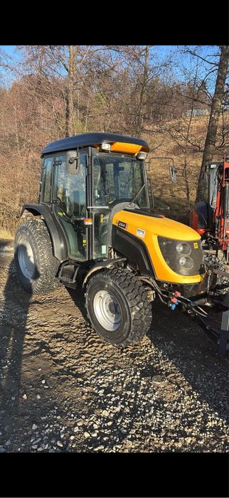 Ciagnik JCB   Ciagnik sadowniczy .