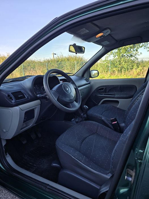 Renault Clio 1.2 - 127 Mil Km
