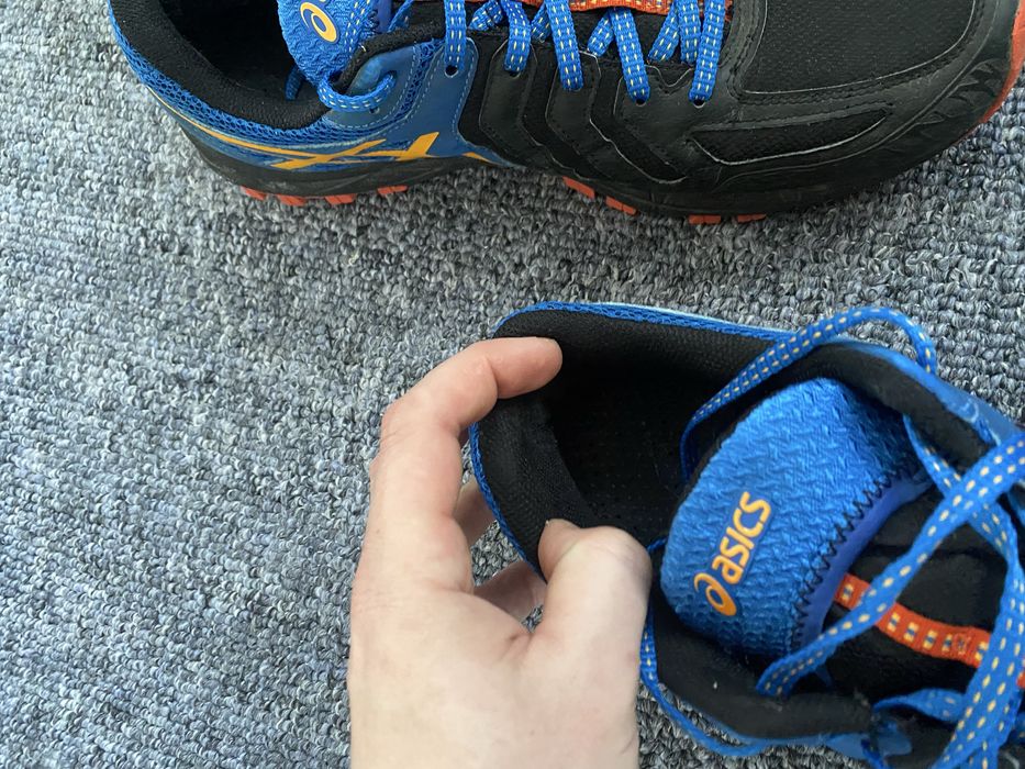 Кросівки asics 48 р