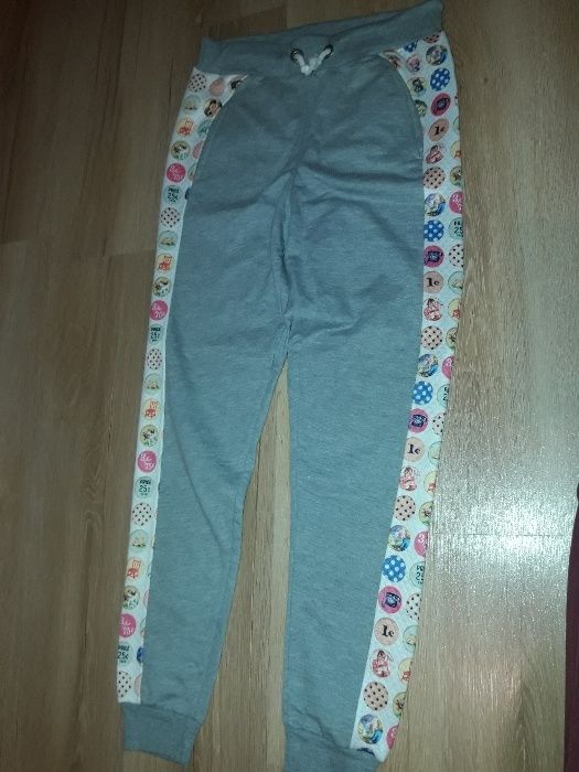 Nowe spodnie dresowe