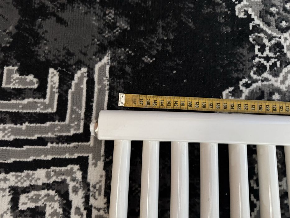 Grzejnik łazienkowy biały – 50 × 160 cm – stan bardzo dobry