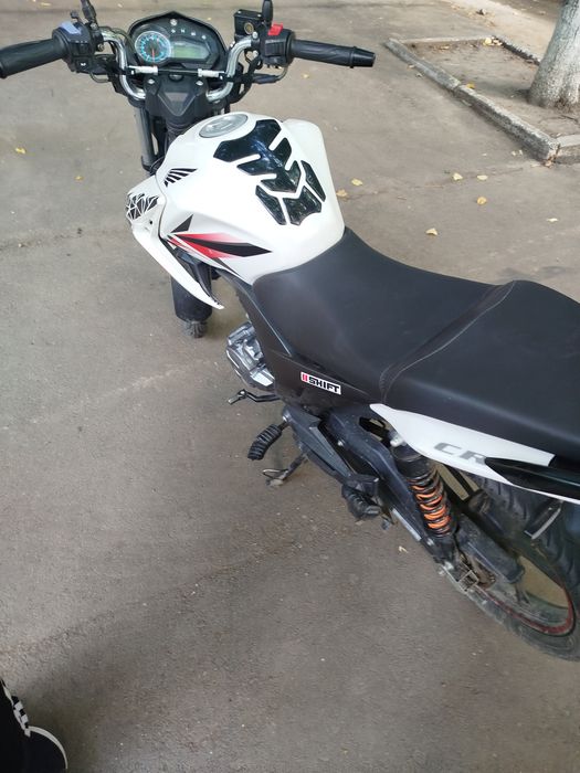 Продам мотоцикл Loncin cr1 150