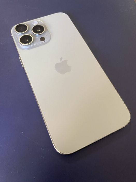 iPhone 16 Pro Max Silver