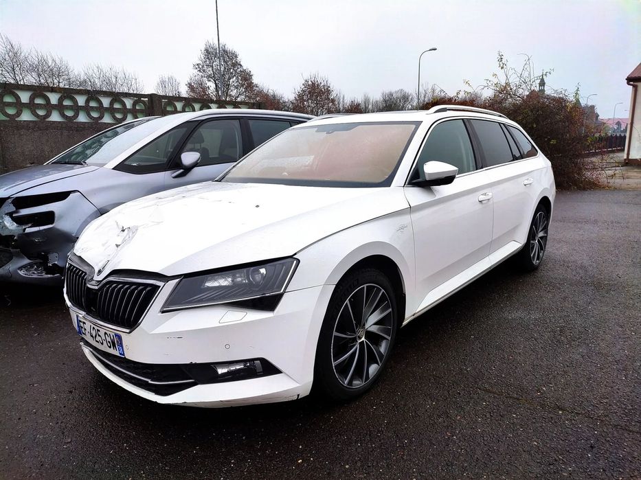 Skoda Superb 2.0Tdi 150KM DSG LAURIN KLEMENT Panorama Alufelgi 19 Kamera
