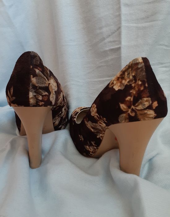 Sapatos padrão floral