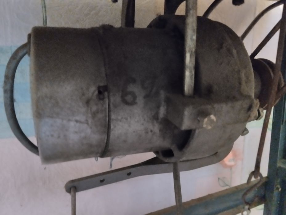 Оверлок промышленный с столом