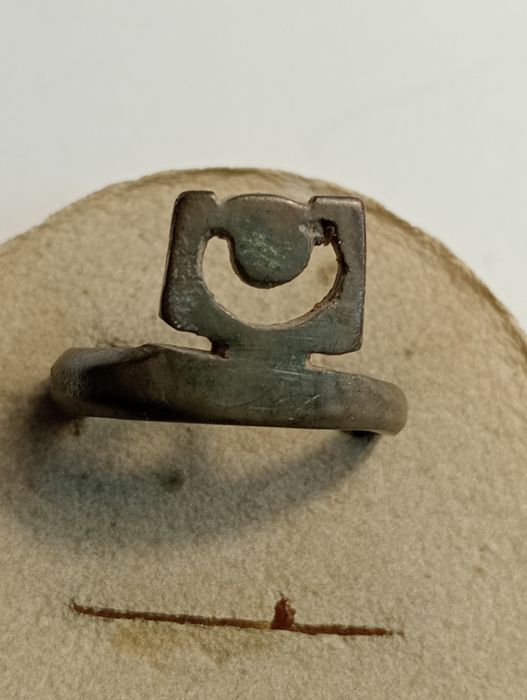 Anel Romano em Bronze