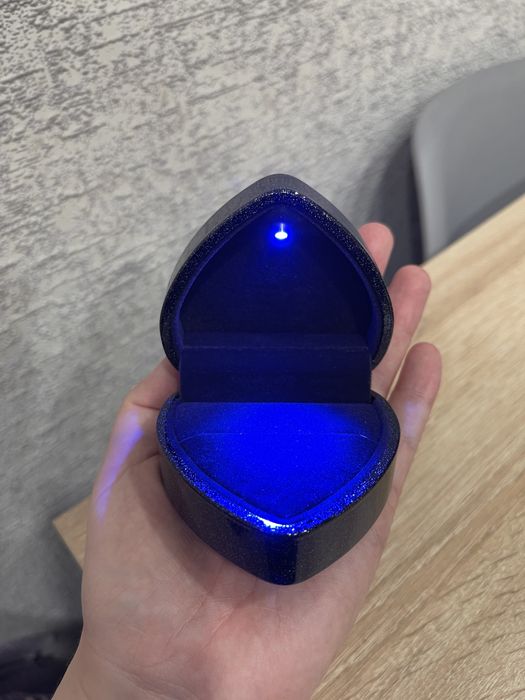 Скринька коробка футляр для кільця чи сережок