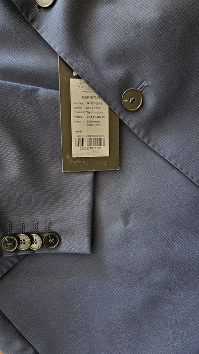 Bytom Garnitur Marynarka M/L klasyczny granat w delikatny prążek. Nowy