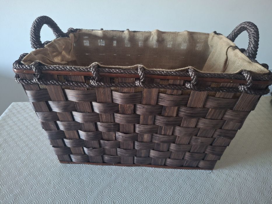 Cesto madeira castanho