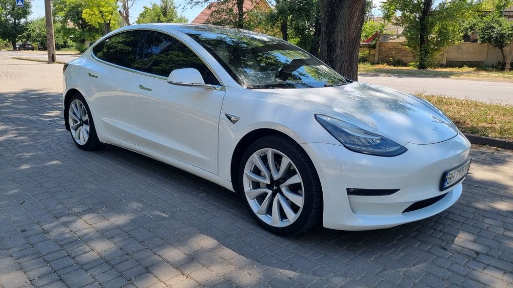Tesla model 3 Long Range 75