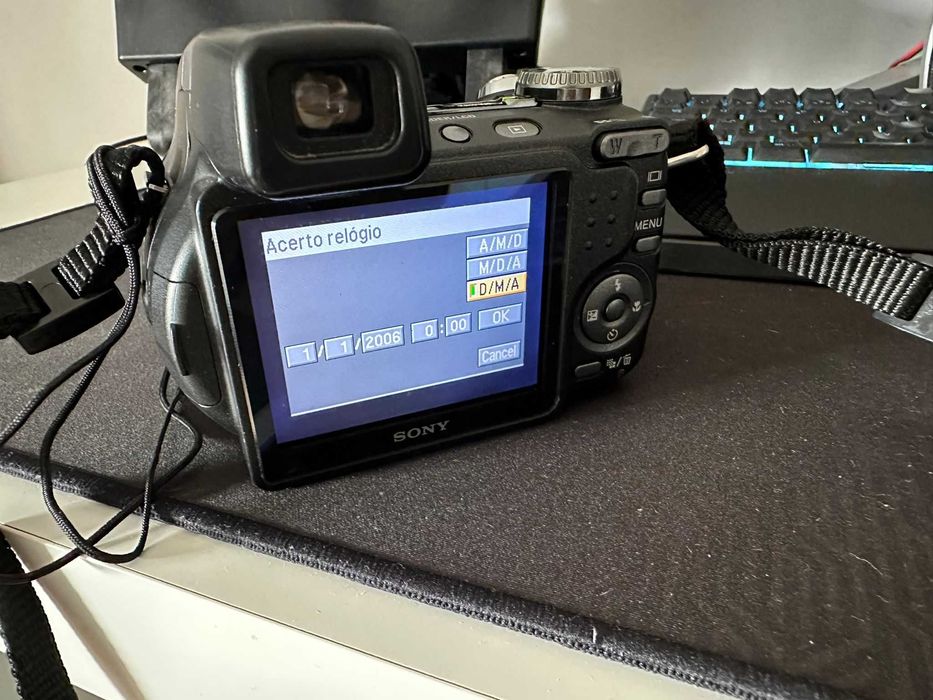 Sony Super SteadyShot DSC-H5 como NOVA