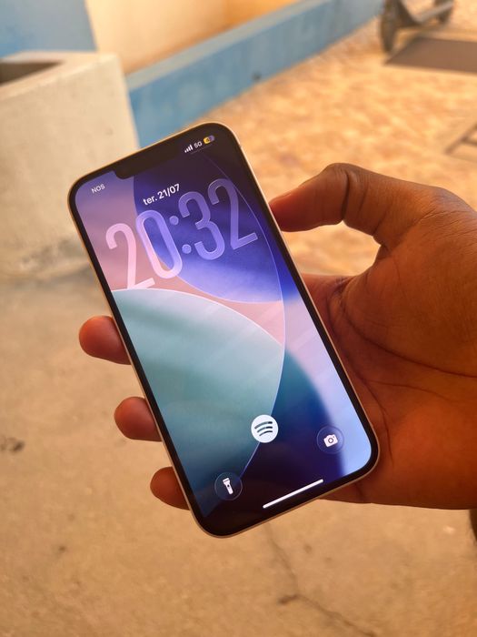 iPhone 14 128 GB – Luz das Estrelas (Starlight) | Como Novo | Único Dono