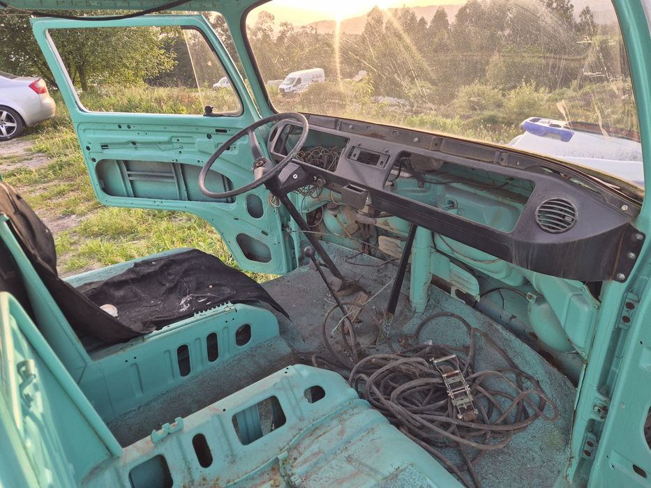 Volkswagen T2 (1968) – Projeto de Restauro com Mecânica Revista