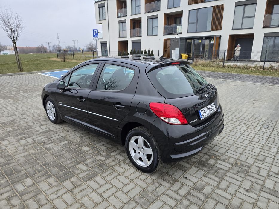 Peugeot 207 5 drzwi 1.4 benzyna Lift 2013r Super Stan Ekonomiczny