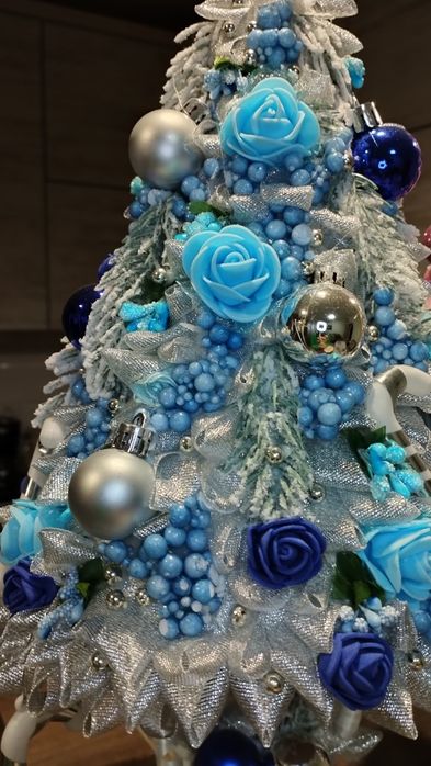 Блакитна ялинка ручної роботи, новорічний декор