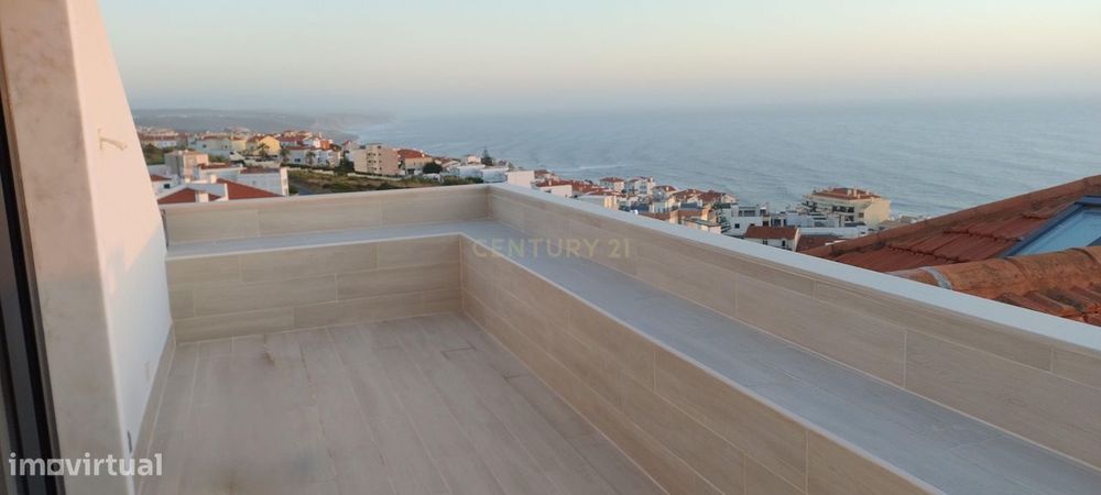 Apartamento T2 Renovado com Vista Mar em Ericeira, Mafra