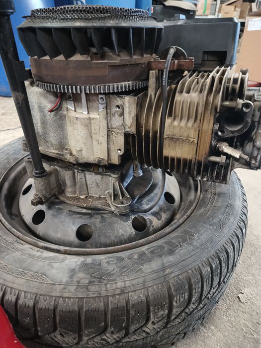 Silnik  Briggs & Stratton 14,5 HP części