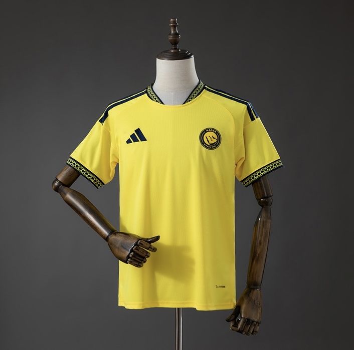 Camisas de clubes e seleções