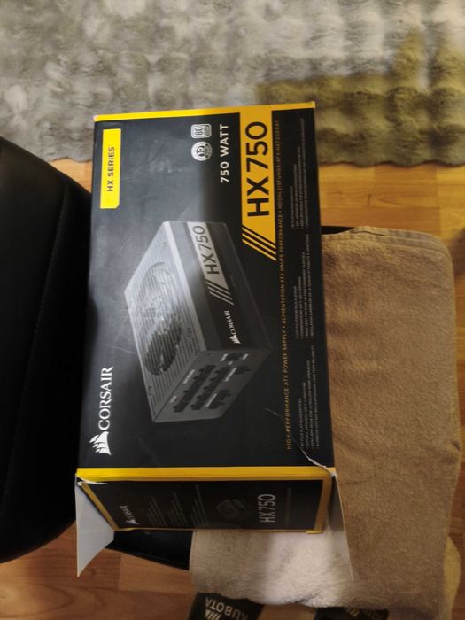 Zasilacz Corsair HX750 , Super Stan 100%
