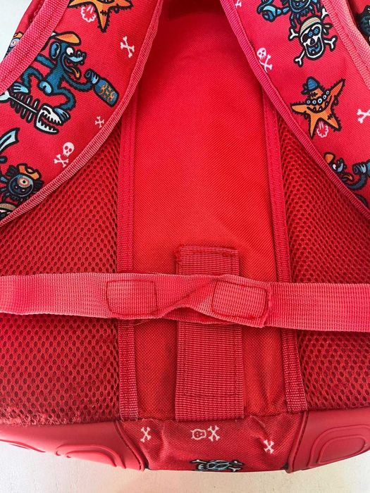 Mochila escolar muito boa, da Grafoplás