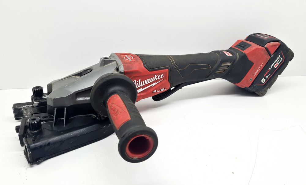 Przecinarka do prętów zbrojeniowych MILWAUKEE M18FRBCO32