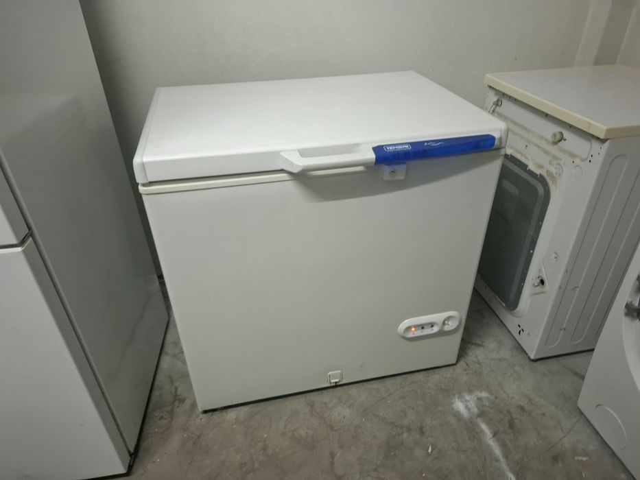 Arca congelador a um preço acessível como nova em excelente estado