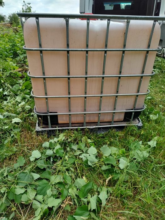 Zbiornik 1000l. Stan bardzo dobry