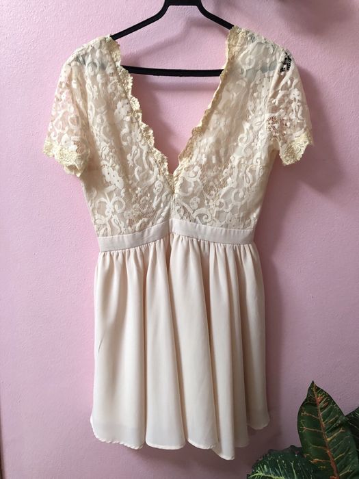 MISSGUIDED Vestido Nude em Renda e Chiffon