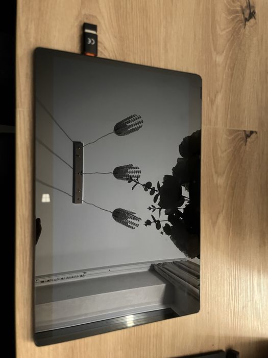 Dell 7275 2w1 / m5 / 256 SSD / 8GB ram