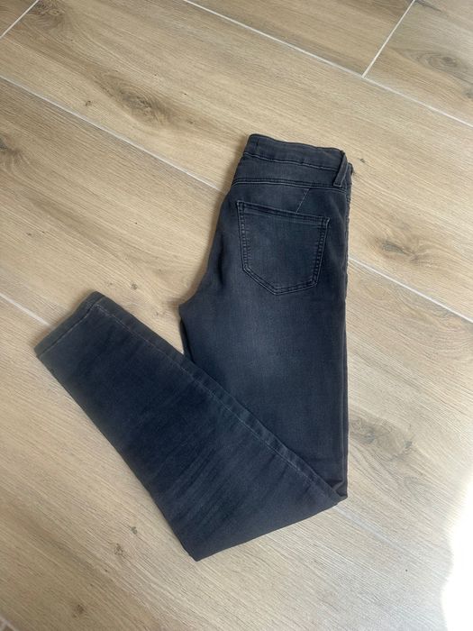Jeansy damskie Cropp