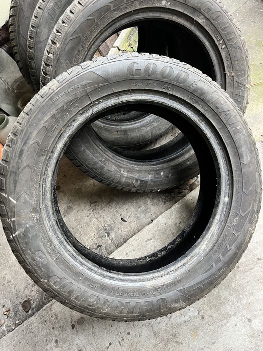 Резина Goodyear UltraGrip 8 195/60R16 2012год