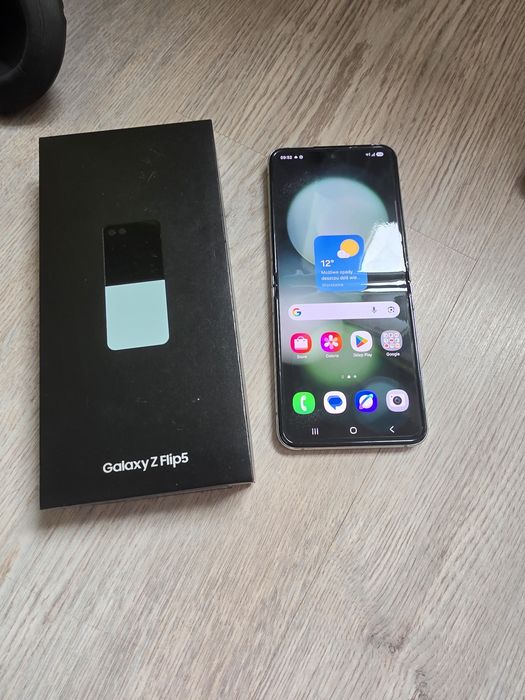 Samsung Z Flip 5 8 pamięć 8/512