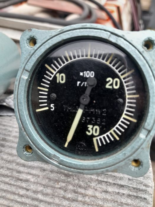 Тахометр 8тм3  новий
