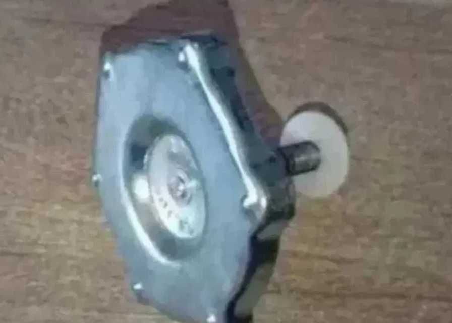 Fiat 126p korek wlewu oleju oryginał nowy